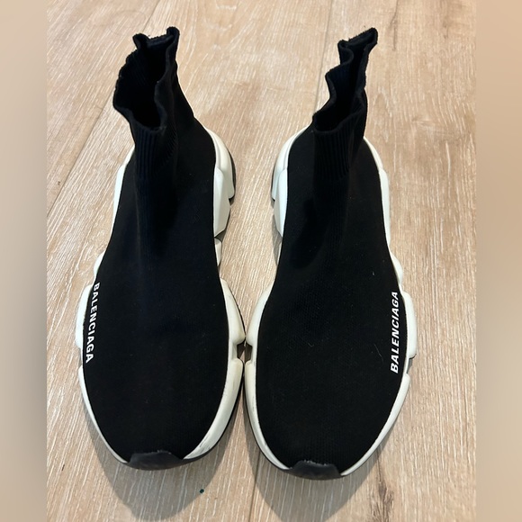 Balenciaga - Picture 1 of 10